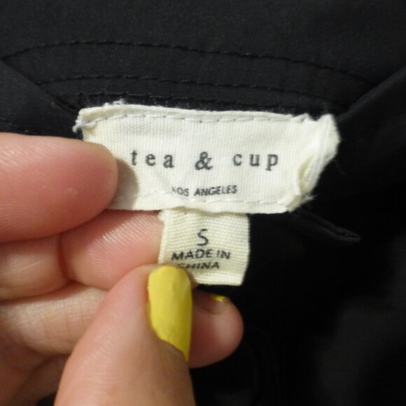 TEA & CUP black cuffed sleeves button up top - Picture 12 of 12